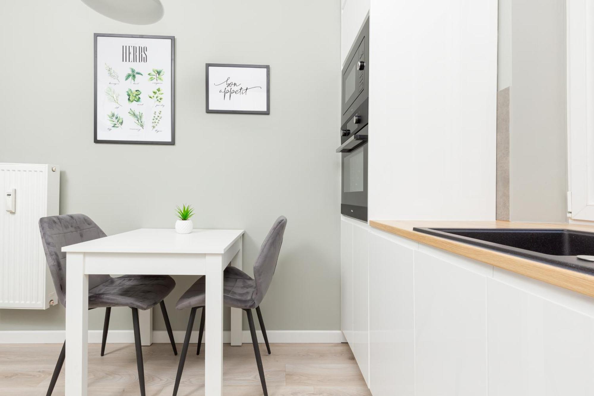 Central Apartment Emilii Plater By Noclegi Renters Varşovia Exterior foto